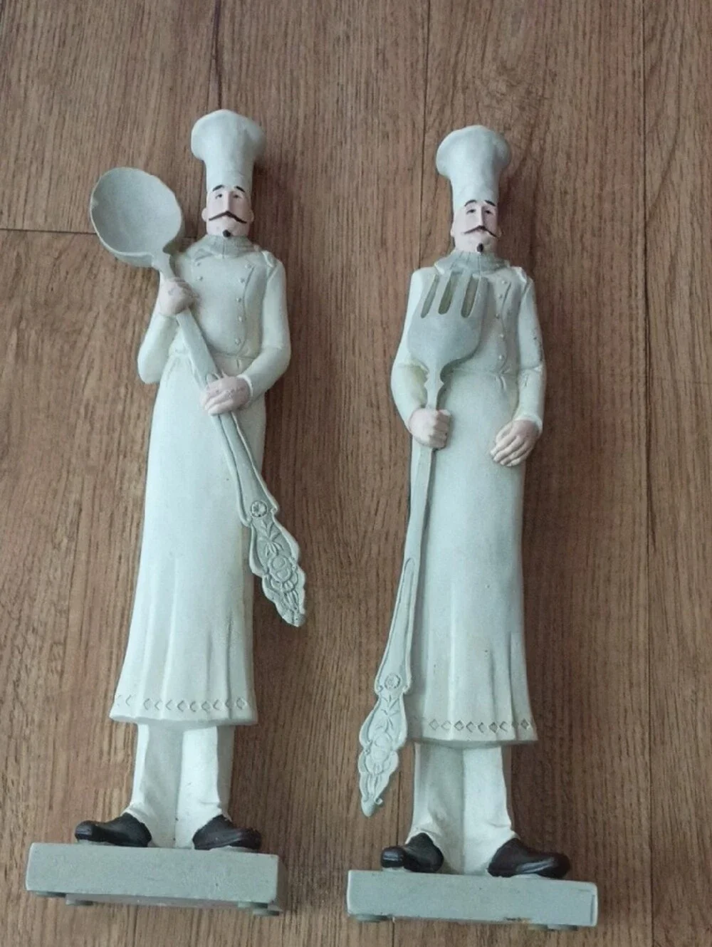 Vintage-Style Chef Figurine Set Decorative Kitchen Statues